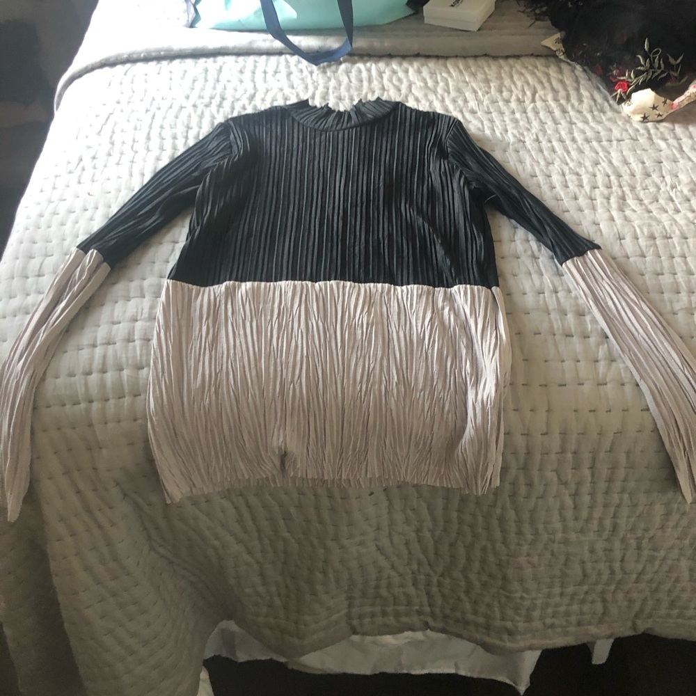 Zara Top never worn black and grey